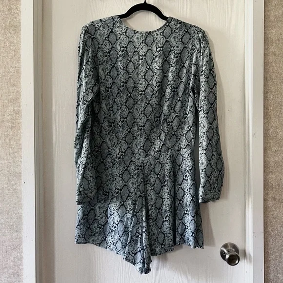 Blue Life Snakeskin V-Neck Long Sleeve Romper - Picture 5 of 7